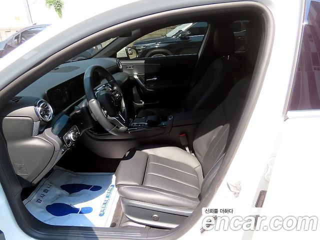 Mercedes-Benz A-Class W177 A250 4MATIC Sedan - фото 4