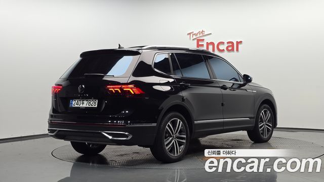 Volkswagen Tiguan 2.0 TSI Prestige - фото 0