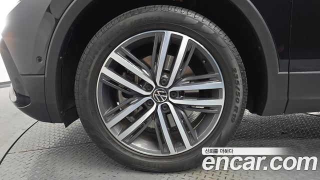 Volkswagen Tiguan 2.0 TSI Prestige - фото 3