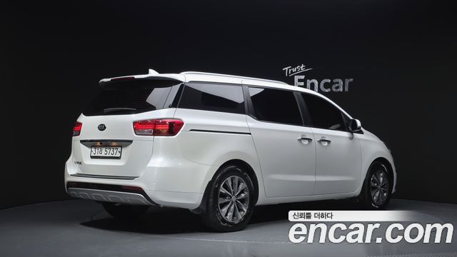 Kia Carnival Совершенно новый 9-seater Luxury - фото 1