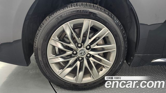 Lexus LS LS500 3.5 Platinum AWD - фото 4