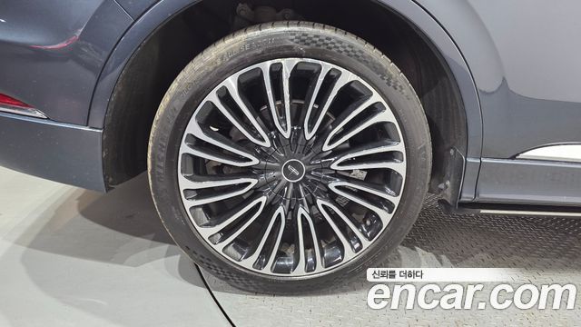 Lincoln Aviator 2-го поколения 3.0 Black Label AWD - фото 4