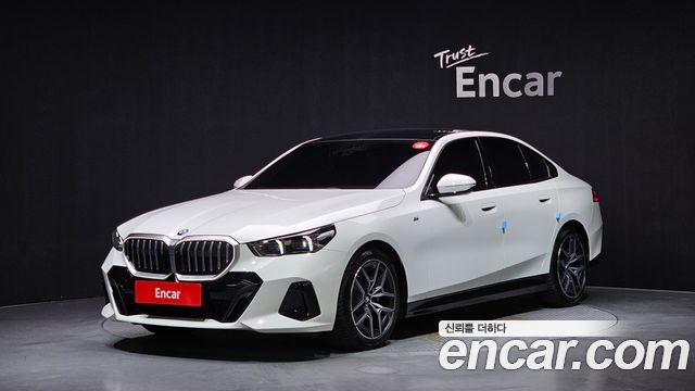 BMW 5-Series G60 520i M Sport - фото 0
