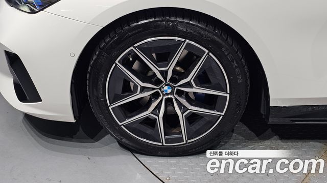 BMW 5-Series G60 520i M Sport - фото 4