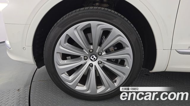 Bentley Bentayga 4.0 V8 - фото 4