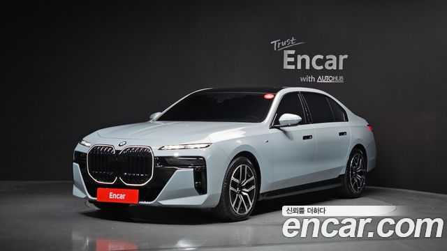BMW 7-Series G70 740i xDrive M Sport Limited - фото 0