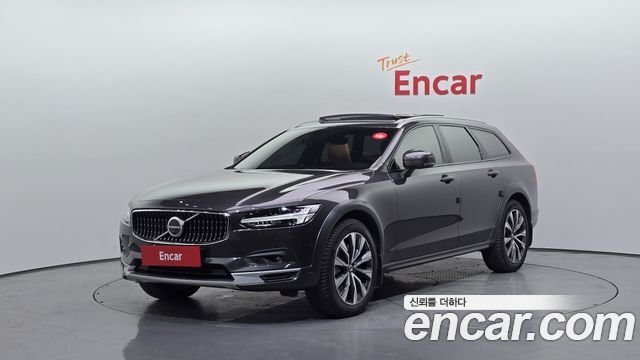 Volvo V90 B5 Pro AWD - фото 0