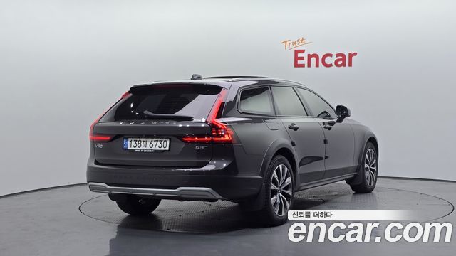 Volvo V90 B5 Pro AWD - фото 1