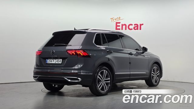 Volkswagen Tiguan 2-го поколения 2.0 TDI Prestige - фото 1