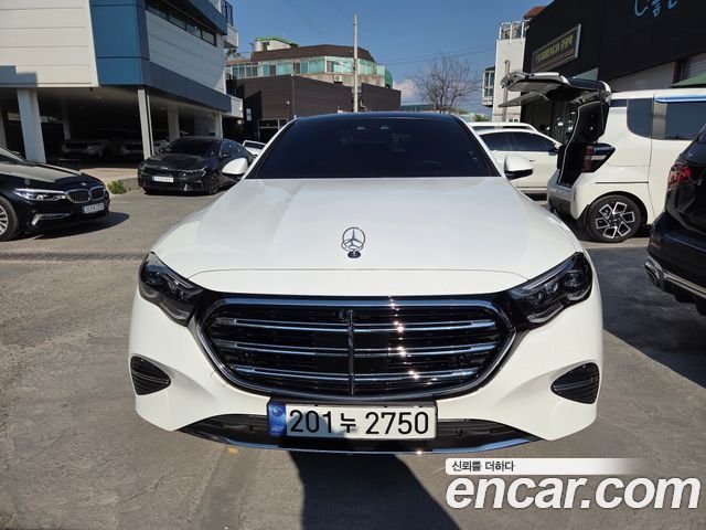 Mercedes-Benz E-Class W214 E300 4MATIC Exclusive - фото 1