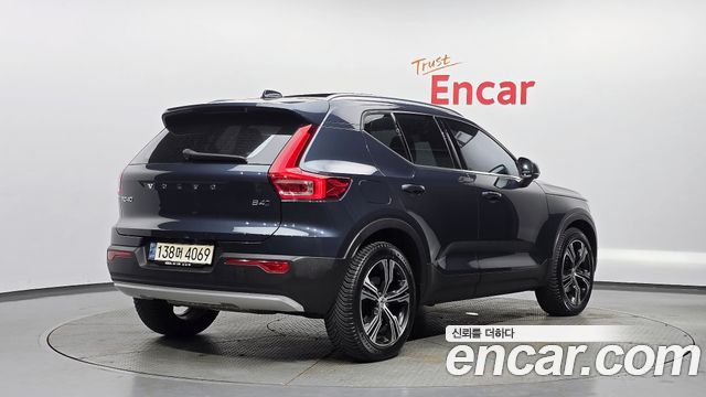 Volvo XC40 B4 Inscription - фото 1