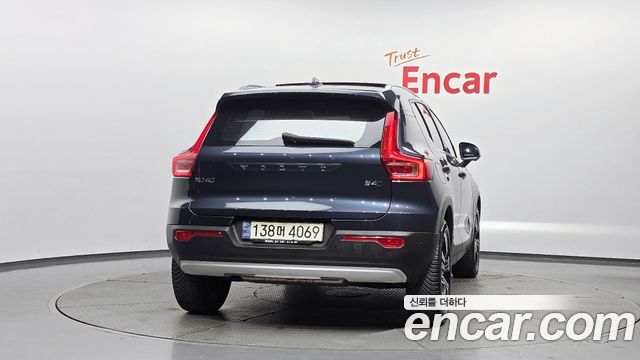Volvo XC40 B4 Inscription - фото 3