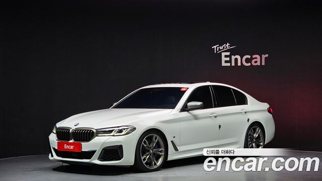 BMW 5-Series G30 M550i xDrive - фото 0