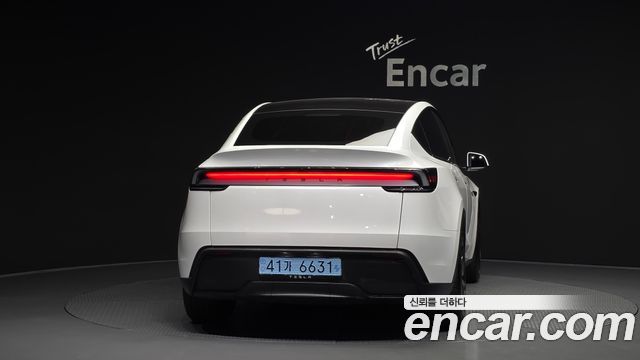 Tesla Model Y RWD - фото 3