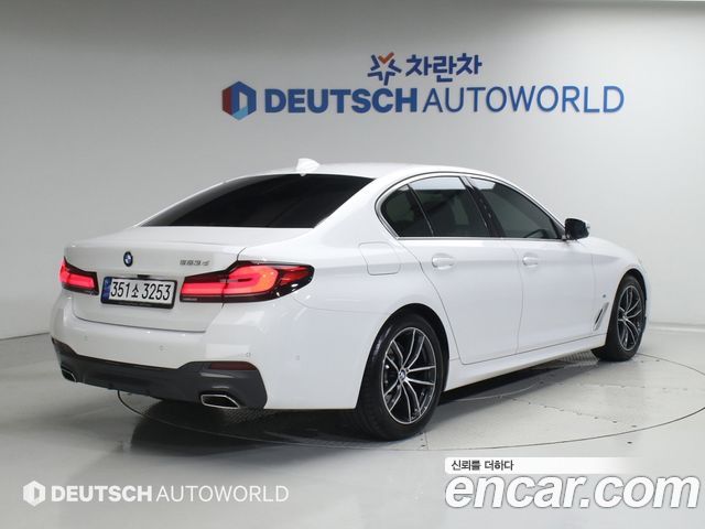 BMW 5-Series G30 523d M Sport - фото 2