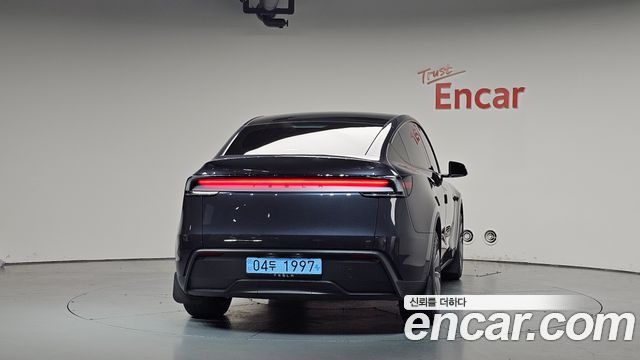 Tesla Model Y RWD - фото 2