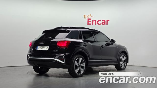 Audi Q2 35 TDI Premium - фото 1