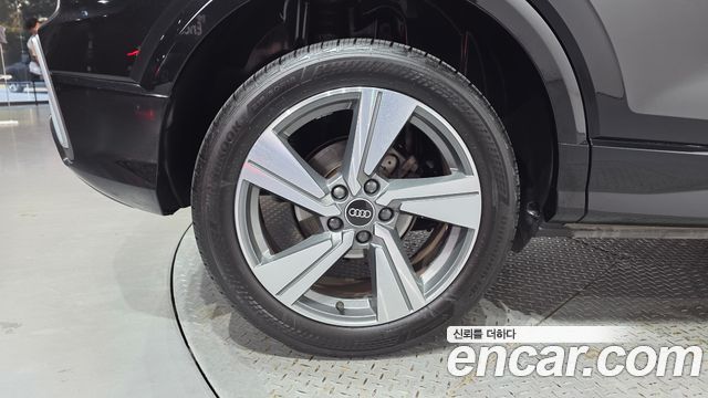 Audi Q2 35 TDI Premium - фото 4