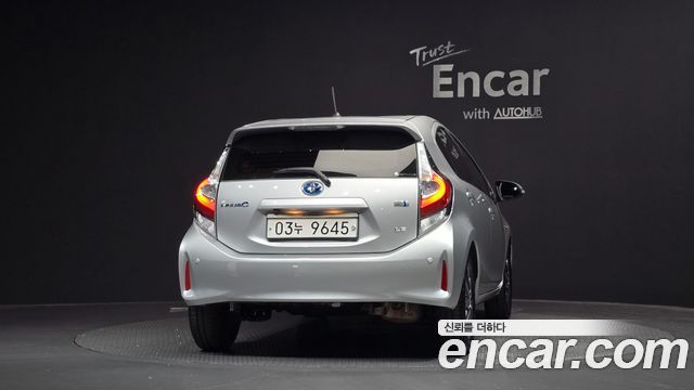 Toyota Prius 1.5 - фото 3