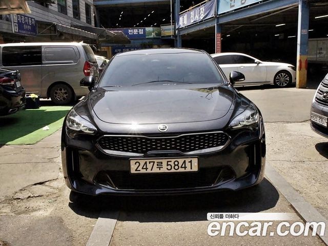 Kia Stinger 2.5 AWD Platinum - фото 0
