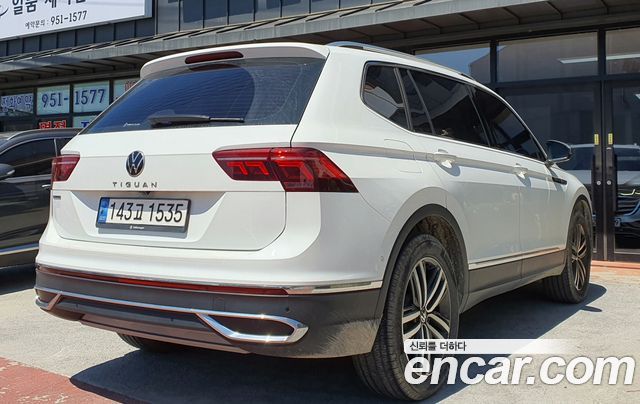 Volkswagen Tiguan 2.0 TSI Prestige - фото 2
