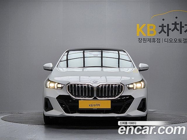 BMW 5-Series G60 530i xDrive M Sport - фото 2