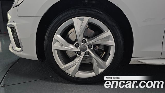 Audi A4 B9 35 TDI Premium - фото 3