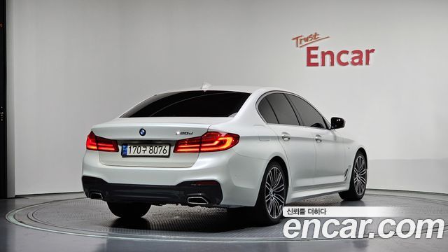 BMW 5-Series G30 520d M Sport Package Plus - фото 1