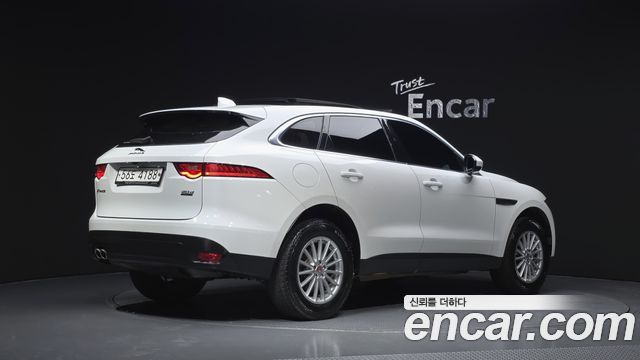 Jaguar F-PACE 20d Prestige - фото 1
