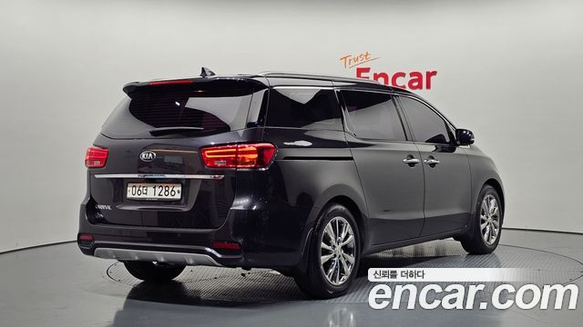Kia Carnival Новый 9-Seater Prstige - фото 1