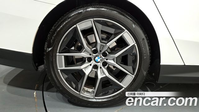 BMW 5-Series G60 520i - фото 4