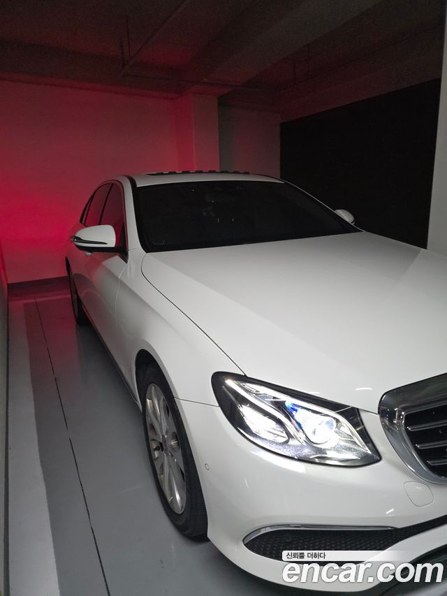 Mercedes-Benz E-Class W213 E300 Exclusive - фото 1