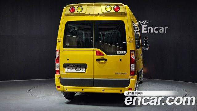 Renault Samsung Master School Bus 15-Seater - фото 3