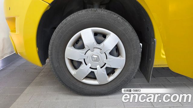Renault Samsung Master School Bus 15-Seater - фото 4