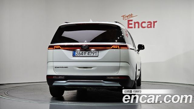 Kia Carnival 4-го поколения 9-Seater Signature - фото 3