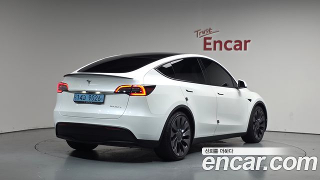 Tesla Model Y Performance AWD - фото 1