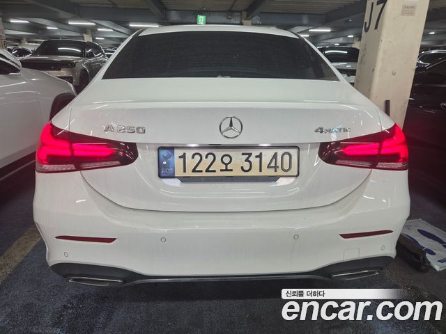Mercedes-Benz A-Class W177 A250 4MATIC Sedan - фото 3