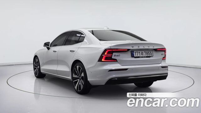 Volvo S60 3-го поколения B5 Ultimate Bright - фото 2