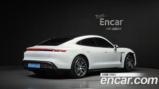 Porsche Taycan 4S - фото 1