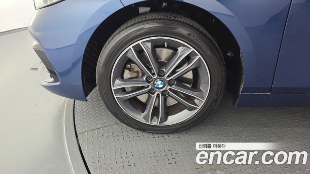 BMW 1-Series F40 120i Sports - фото 4