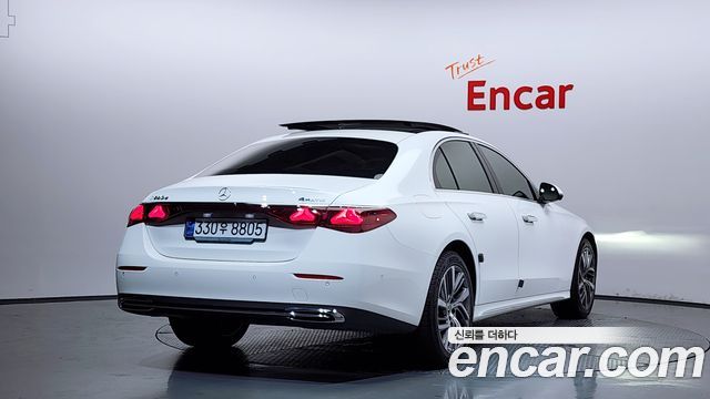 Mercedes-Benz E-Class W214 E220d 4MATIC Exclusive - фото 1