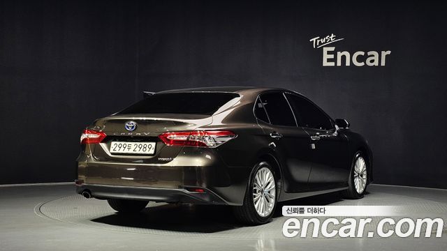 Toyota Camry XV70 2.5 XLE Hybrid - фото 1