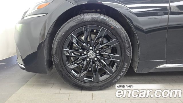 Lexus LS 5-го поколения 3.5 Luxury - фото 4