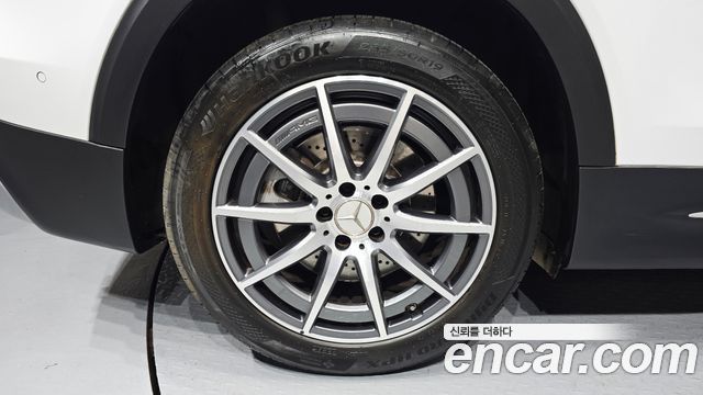 Mercedes-Benz GLB-Class X247 AMG GLB35 4MATIC - фото 4
