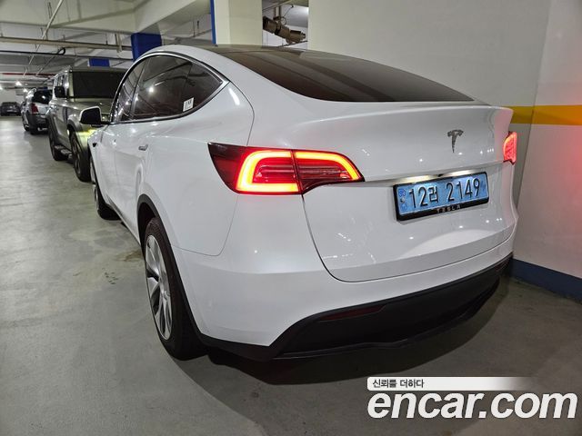Tesla Model Y RWD - фото 2