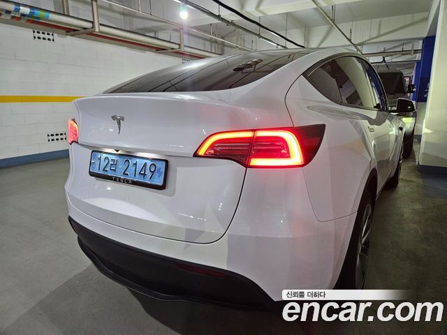 Tesla Model Y RWD - фото 3