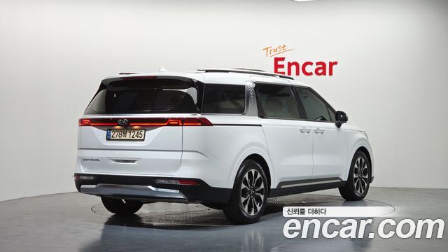 Kia Carnival 4-го поколения 9-Seater Signature - фото 1