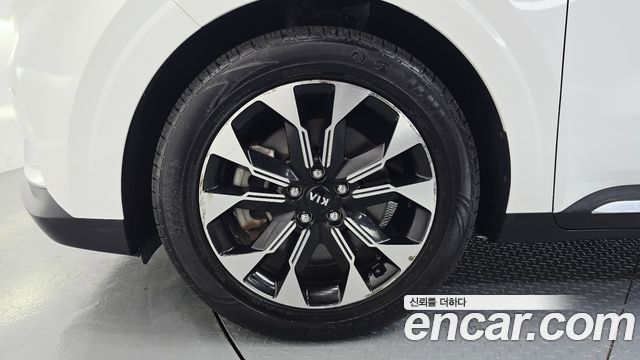 Kia Carnival 4-го поколения 9-Seater Signature - фото 4