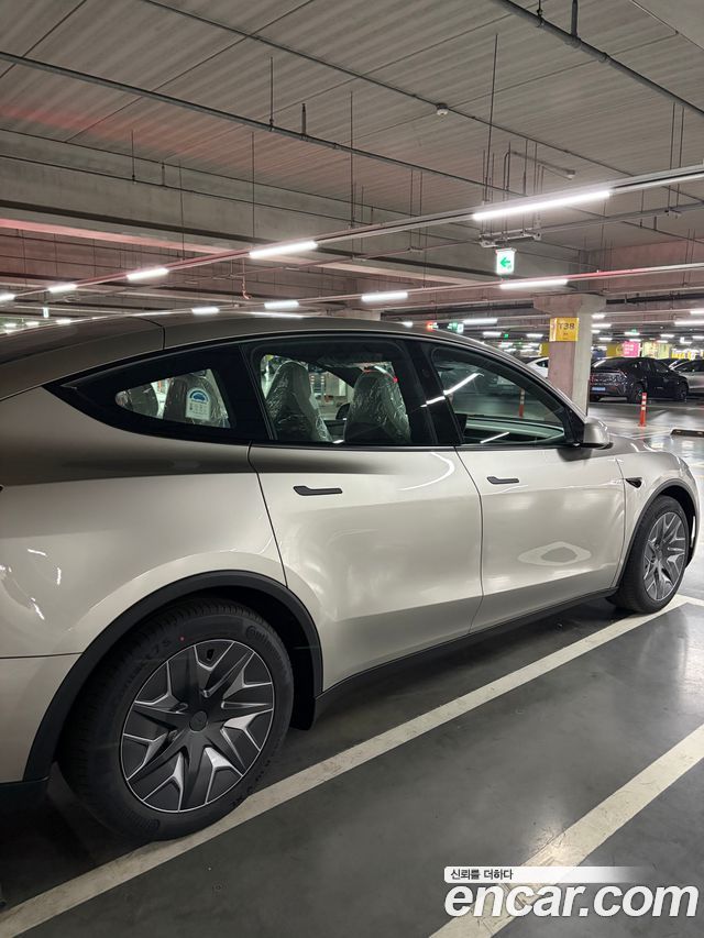 Tesla Model Y L Long Range AWD - фото 4