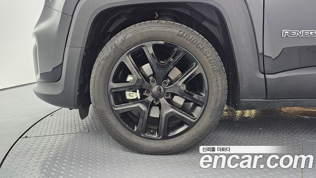 Jeep Renegade 1.3 Limited - фото 4